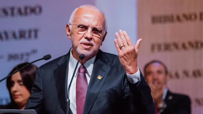 Hacer política y ejercer poder, cosas diferentes